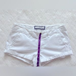Abercrombie Fitch white short